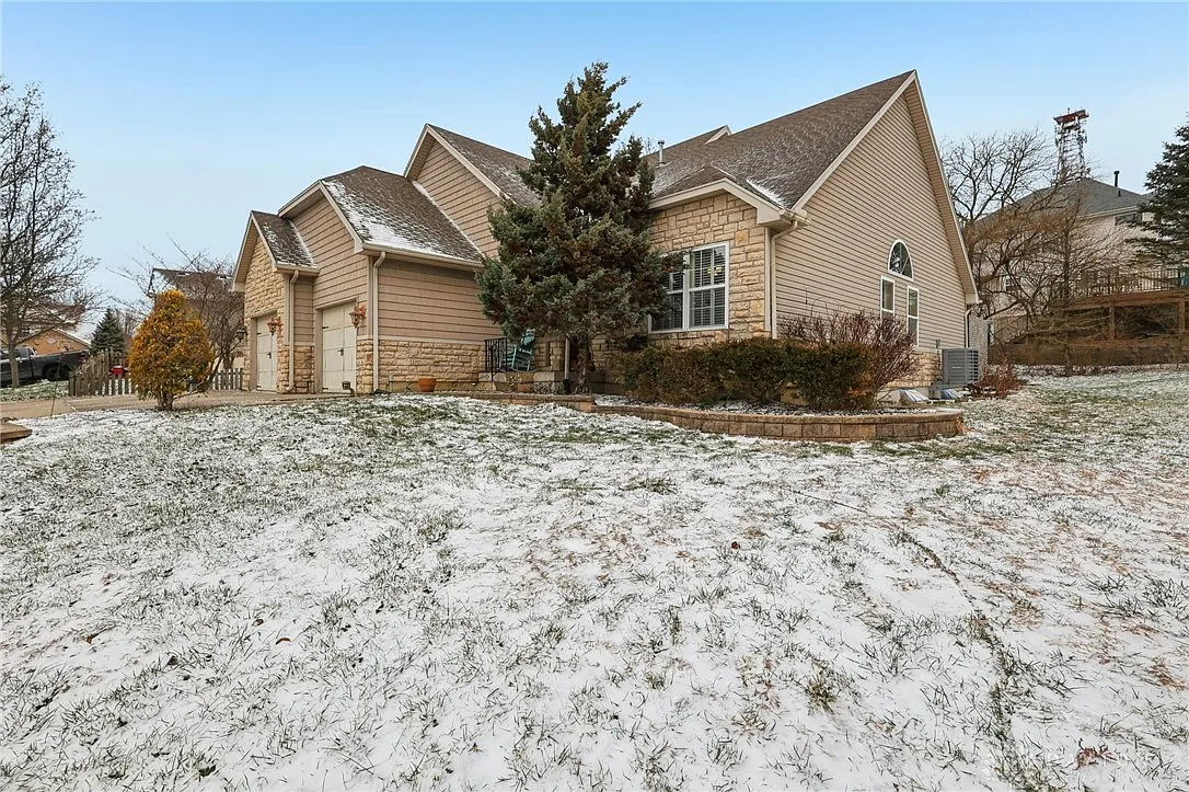 9048 Thornhill Ct photo 1