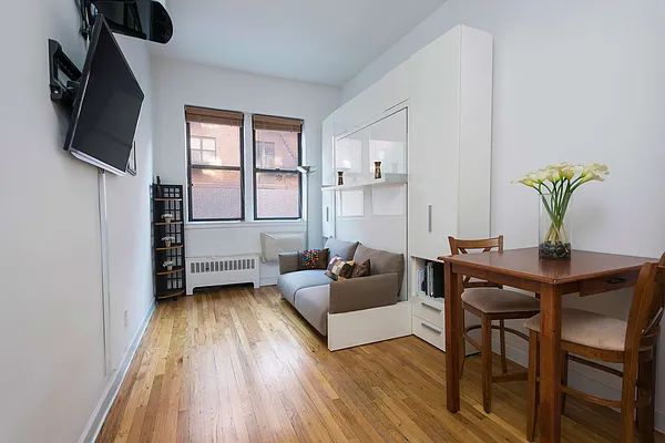 Sold by Compass | media 1