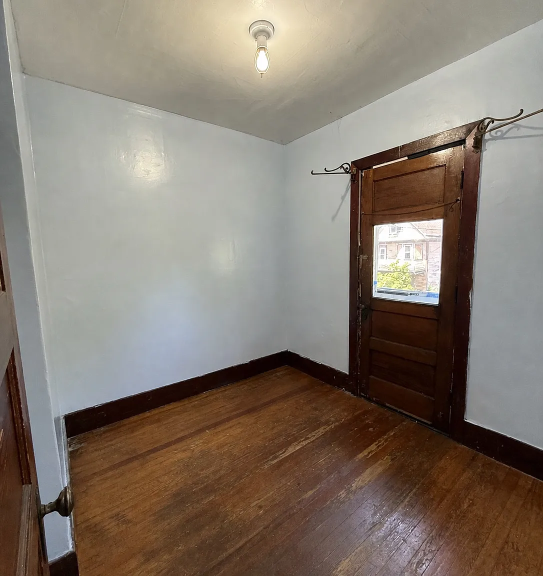 395 Winslow Ave — Photo 2