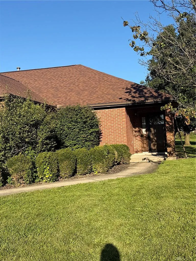 2 bed, 2.0 bath, 2024 sqft, $1,600 — Photo 1