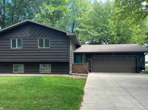 221 S McCoy St, Algona, IA 50511