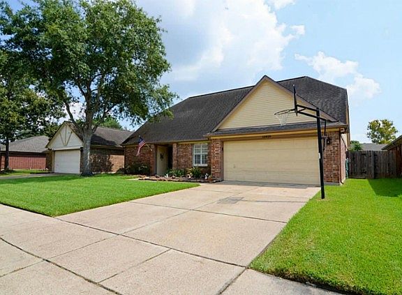 2nd image of 15819 Constitution Ln