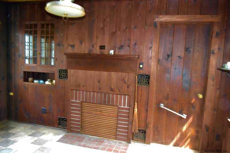 3rd image of 115 4TH Avenue