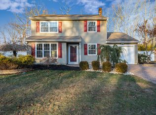 636 Weston Dr, Toms River, NJ 08755