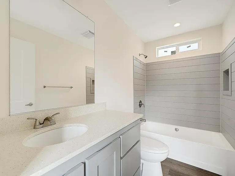 9510 Harbor Dr #14 — Photo 8