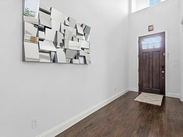 5000 Cyndur Dr — Photo 3