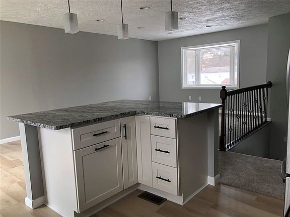 5th image of 1356 E Beau St