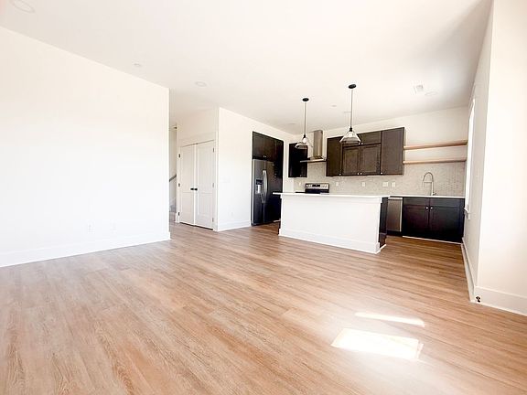 2nd image of 1347 Belfair St