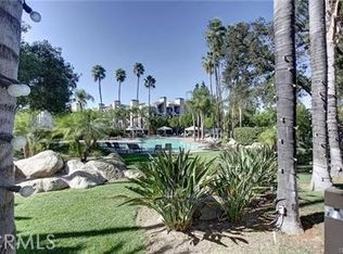 21400 Burbank Blvd APT 225, Woodland Hills, CA 91367