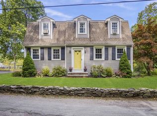 17 Oakridge Ave, North Attleboro, MA 02760