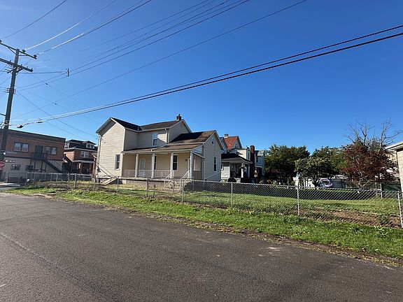 3rd image of 823 Idlewood Ave