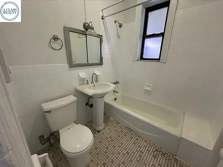 3003 47th St #1 — Photo 4