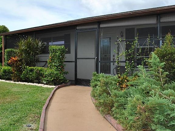 2nd image of 1284 Lincoln Dr
