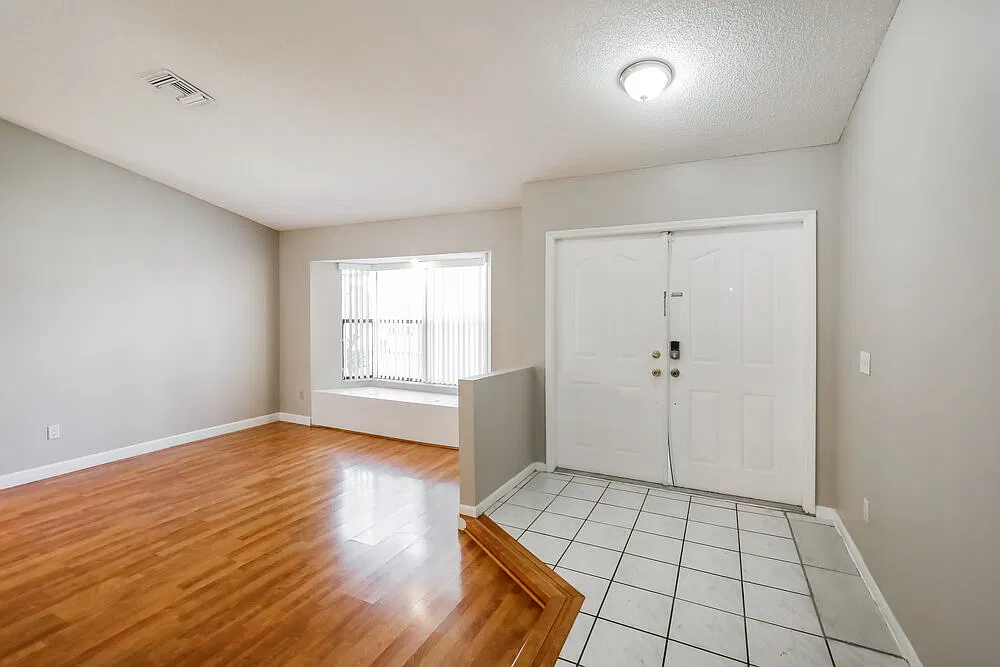 3 bed, 2.0 bath, 2020 sqft, $3,705 — Photo 3