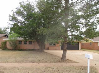 120 Eagle Ave, Levelland, TX 79336