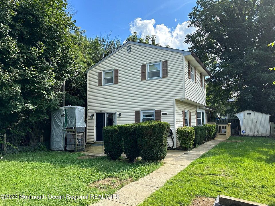2nd image of 34 Burlington Avenue