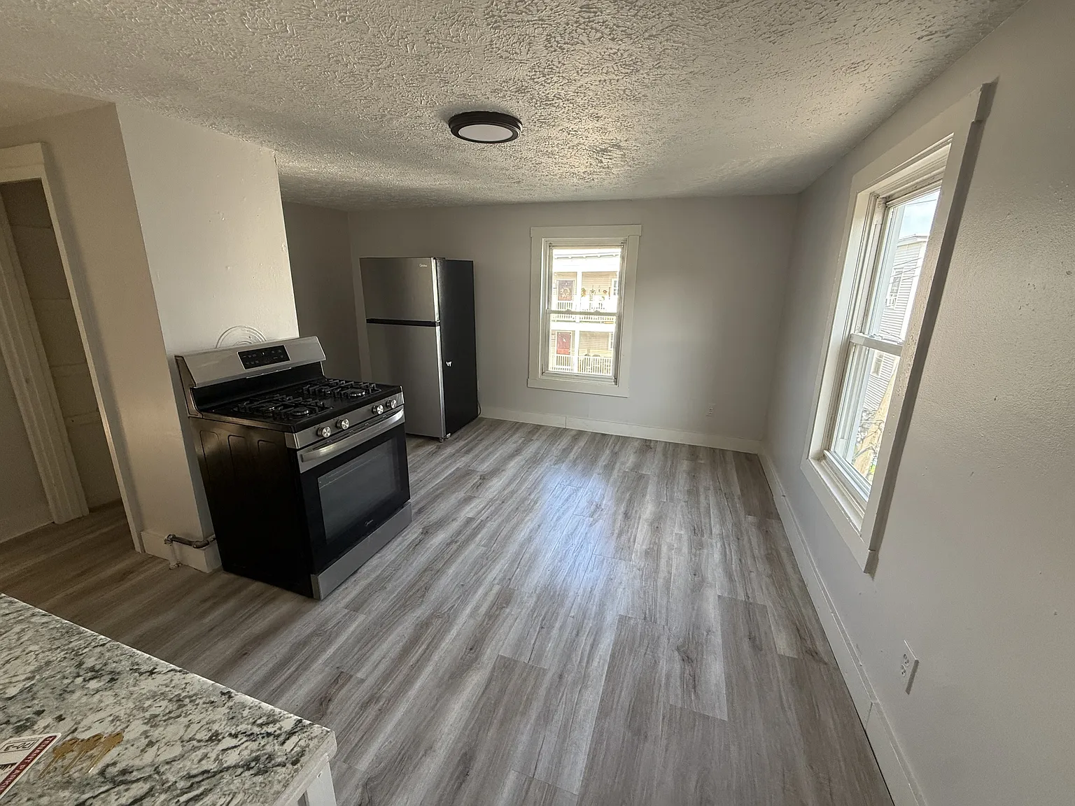 168-170 Spruce - 170-3 — Photo 2