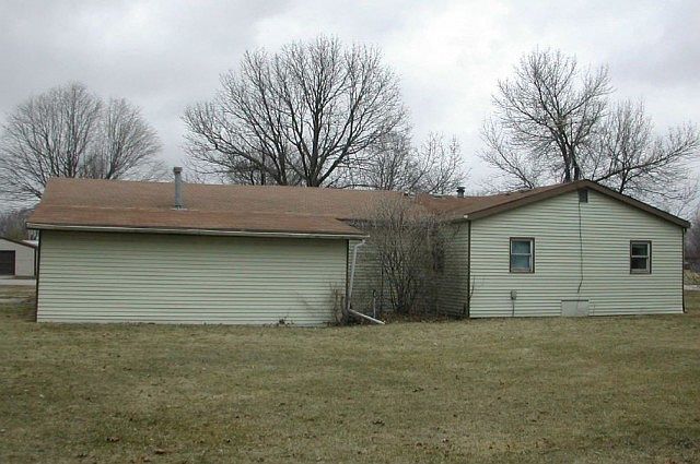 2nd image of 102 Spruce St