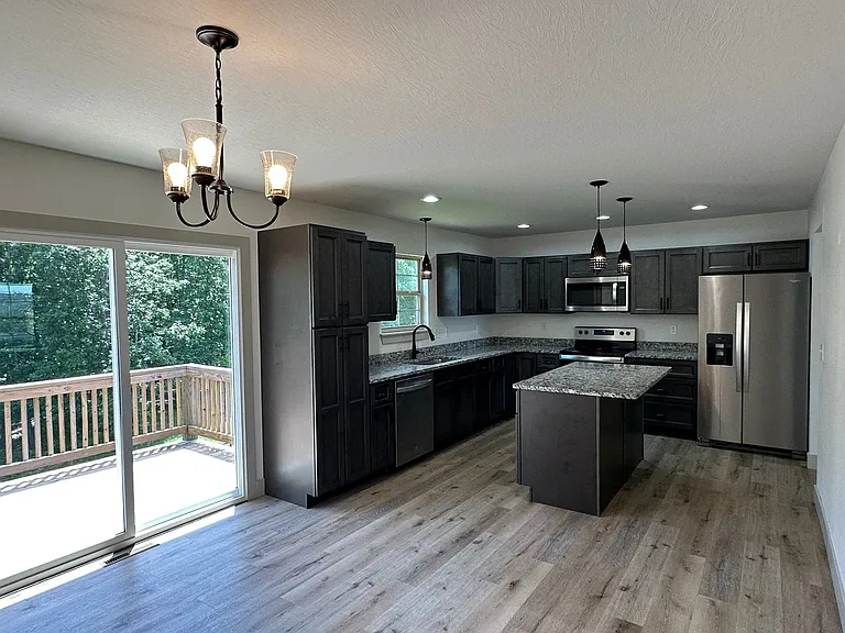 165 Mesa Dr — Photo 12