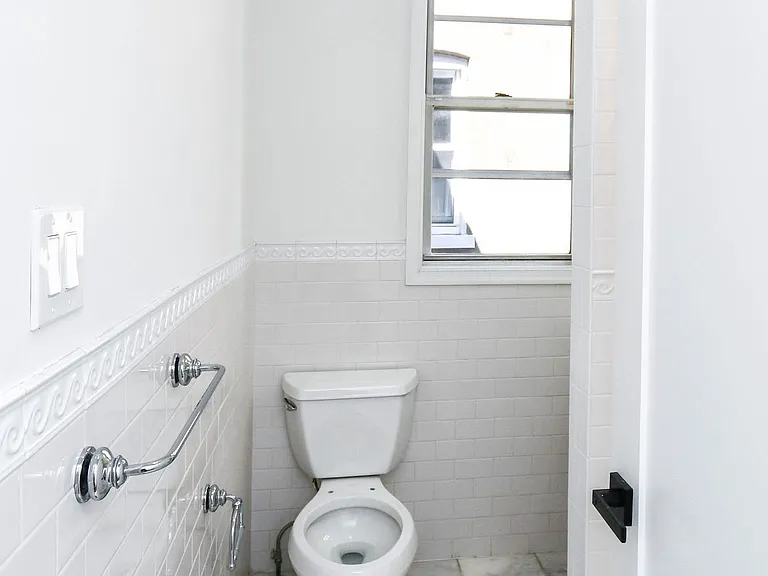 104 R St NE #A — Photo 25