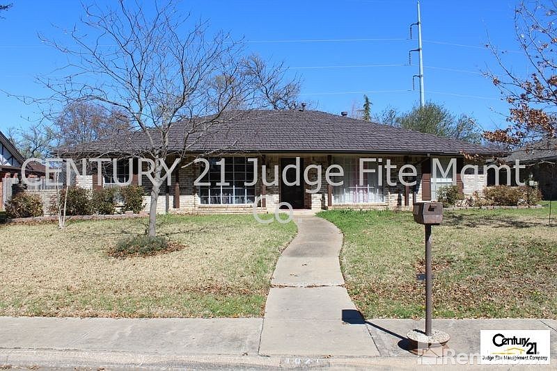 1st image of 1021 Clear Springs Dr