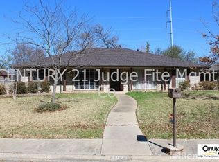 1021 Clear Springs Dr, Desoto, TX 75115