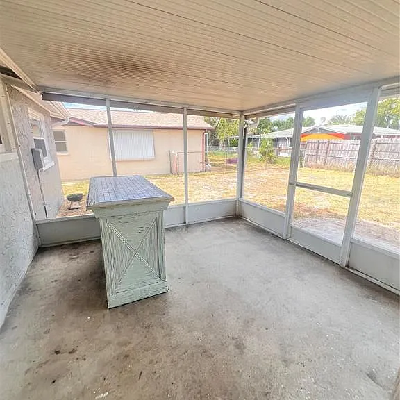 9910 Lake Chrise Ln — Photo 11