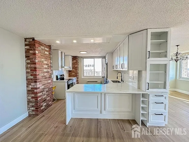 160 Overlook Ave #9A — Photo 1