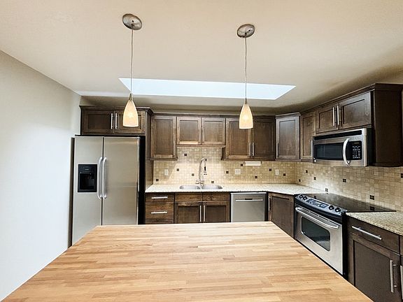 4th image of 1560 E Stratford Ave #7