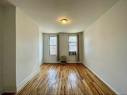 3rd image of 109 Graham Ave #2F