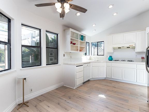 3rd image of 1518 Pine Valley Cir