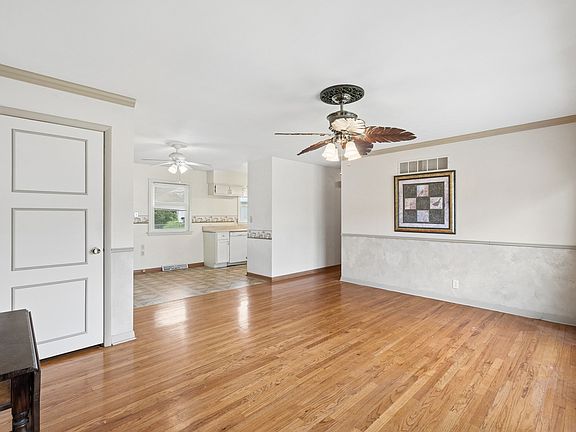5th image of 3323 W Denison Ave