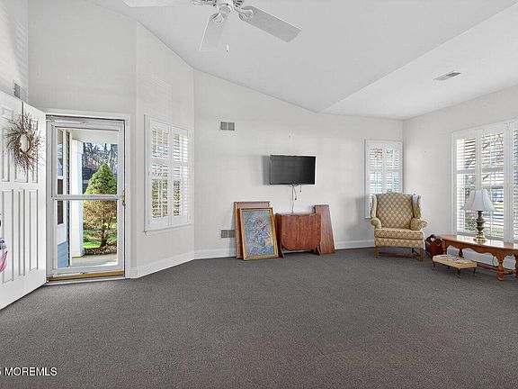 5th image of 1247B Thornbury Lane