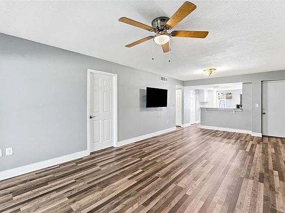 3rd image of 126 CYPRESS COURT #26