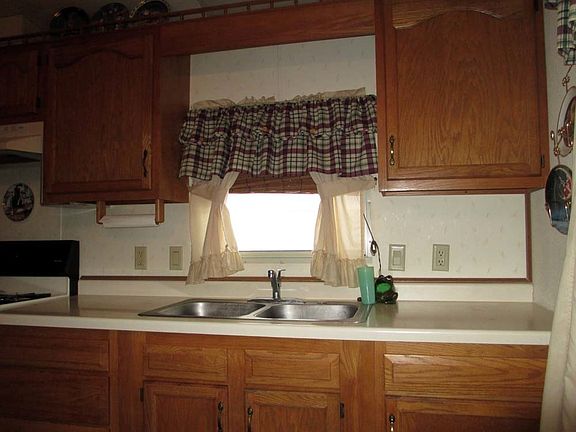 3rd image of 55 Dogwood Ln