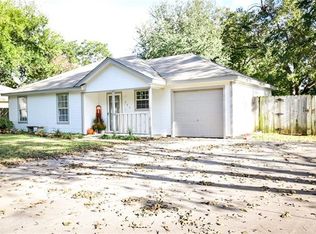 903 Hodge St, Cleburne, TX 76033