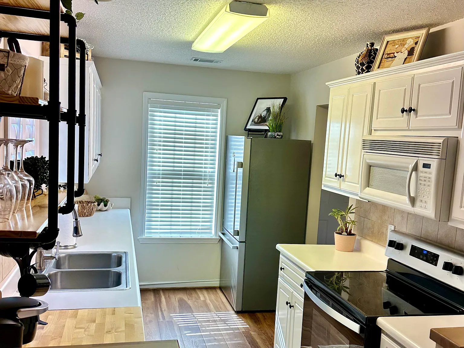 114 Leyland Ct — Photo 3