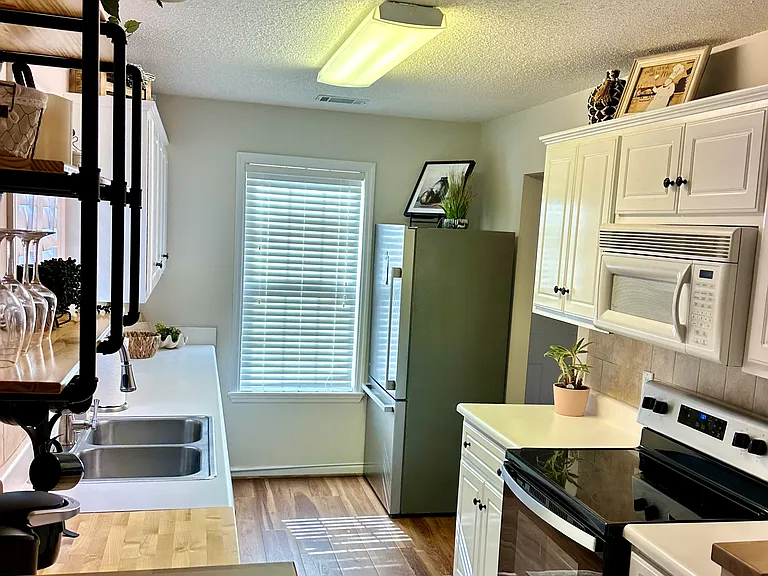 114 Leyland Ct #114 — Photo 3