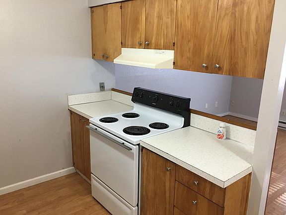 5th image of 422 N I St APT 5