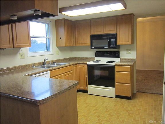 5th image of 281 Bellaire Dr