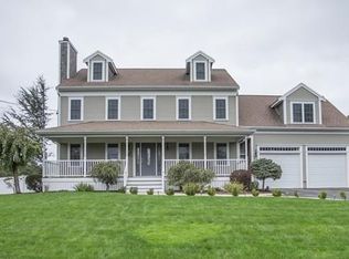 95 Russells Mills Rd, Dartmouth, MA 02748