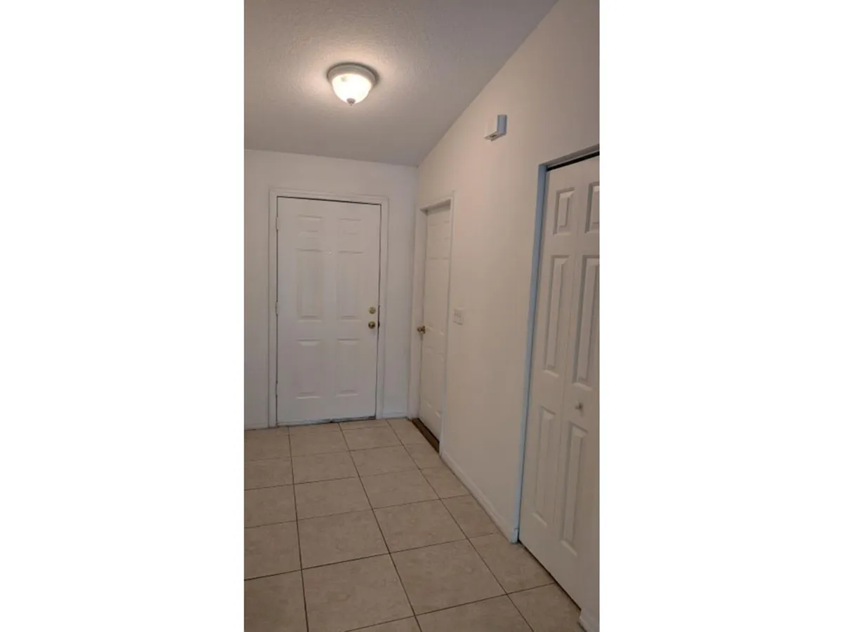 Building Photo - 10 Eastern Pl #B
