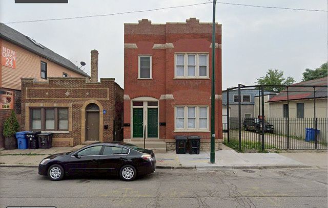 1st image of 2337 W Grand Ave APT 1