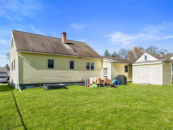 4th image of 9 Cedar Ln