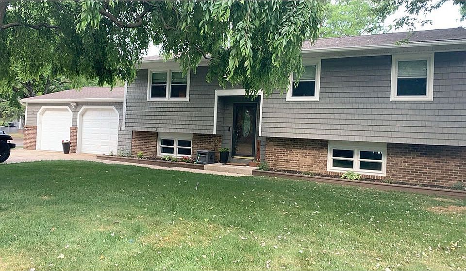 1st image of 101 Marlyn Ave