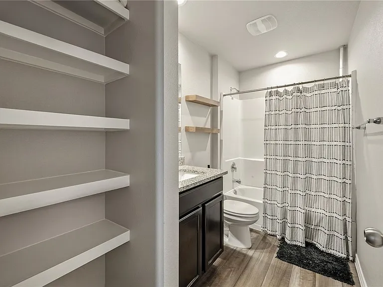 1293 Carnaby St — Photo 7