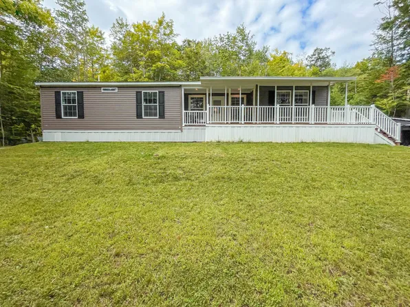 365 N Raymond Road, Poland, ME 04274