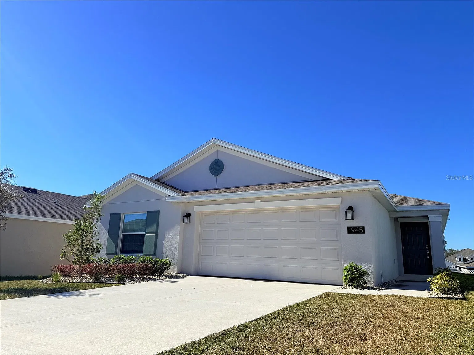 4 bed, 2.0 bath, 1841 sqft, $2,550 — Photo 1