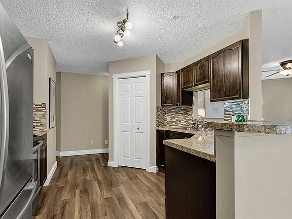 4th image of 950 Arbour Lake Rd NW #1113