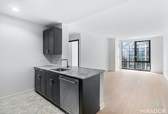 1st image of 21 W End Ave APT 3105